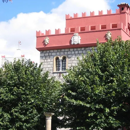 In Castle With Pool And Views Of The Majella Park And Lake Bomba Rosello
