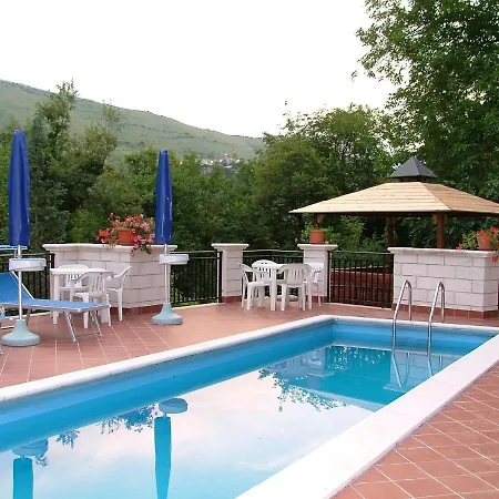 In Castle With Pool And Views Of The Majella Park And Lake Bomba * Rosello