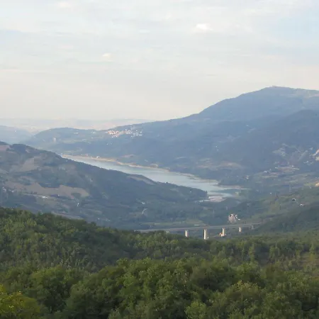 In Castle With Pool And Views Of The Majella Park And Lake Bomba Casa vacanze *